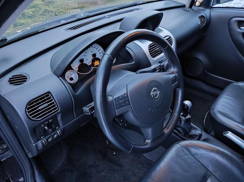 Gebraucht Opel Corsa 120 PS (88 kW) 2005 Schwarz Kleinwagen