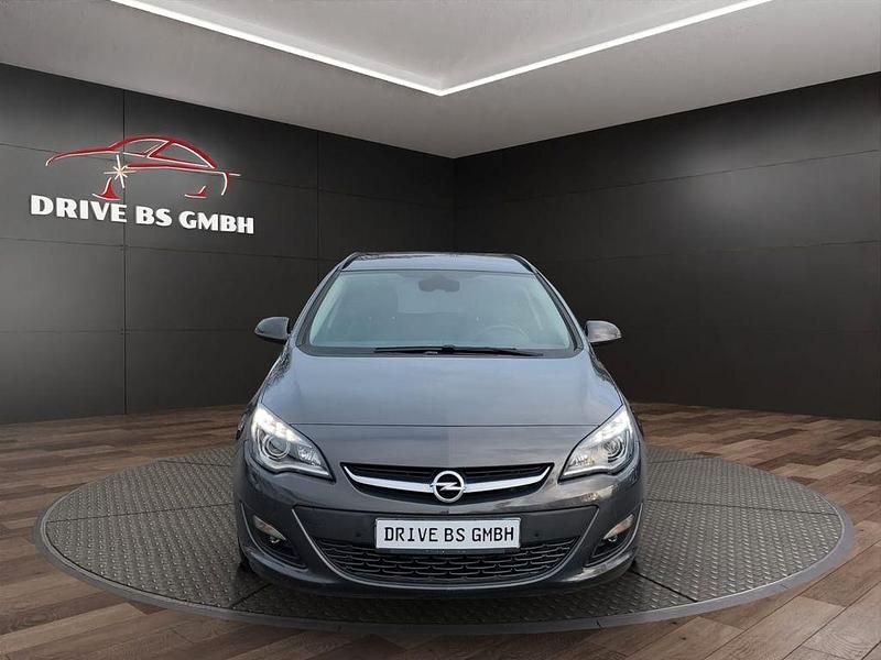 Gebraucht Opel Astra 140 PS (102 kW) 2015 Grau Kombi