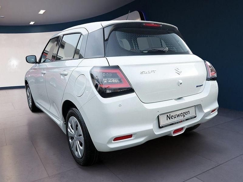 Neu Suzuki Swift Club 83 PS (61 kW) 2026 Weiß Limousine