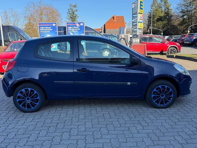 Gebraucht Renault Clio III Expression 75 PS (55 kW) 2006 Blau Kleinwagen