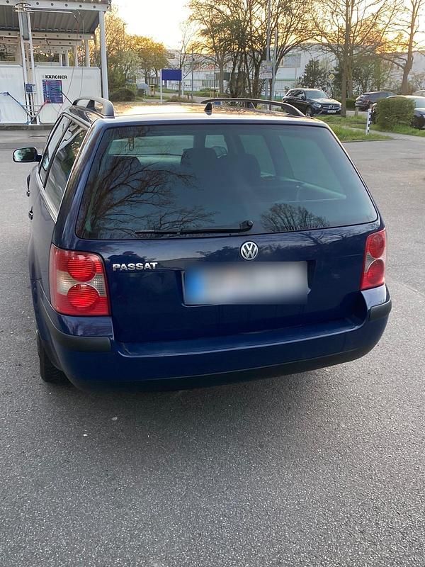 Gebraucht VW Passat 102 PS (75 kW) 2002 Blau Kombi