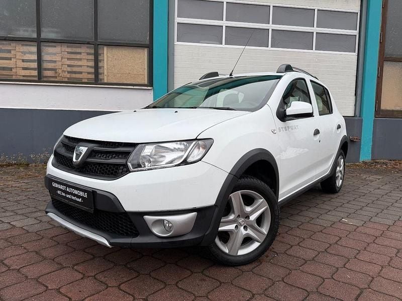 Weiß Gebraucht 2013 Dacia Sandero Stepway Ambiance SUV | 3.480 € (Fairer Preis) - Bild 1/4