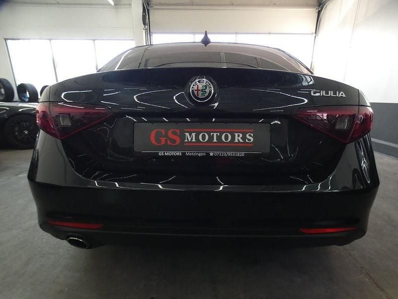 Gebraucht Alfa Romeo Giulia 150 PS (110 kW) 2017 Schwarz Limousine