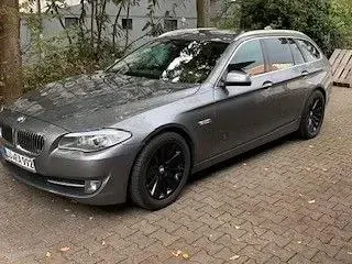 Usado BMW 530 Performance 258 CV (189 kW) 2011 Gris Familiar