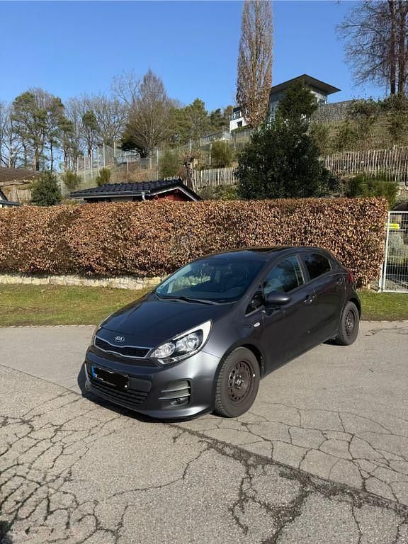Gebraucht Kia Rio 84 PS (61 kW) 2016 Grau Kleinwagen