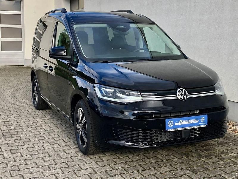 Neu VW Caddy Dark Label 116 PS (85 kW) 2025 Schwarz Van / Kleinbus