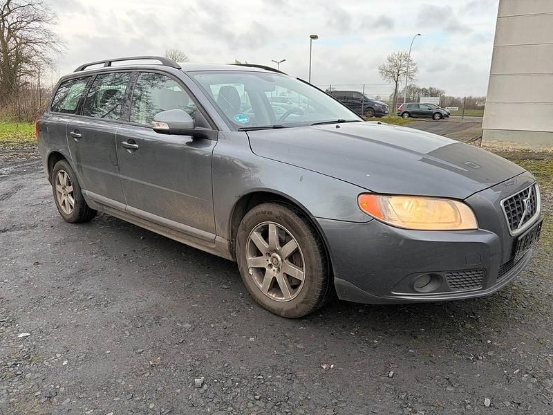 Grau Gebraucht 2008 Volvo V70 Kombi | 1.999 € (Guter Preis) - Bild 1/4