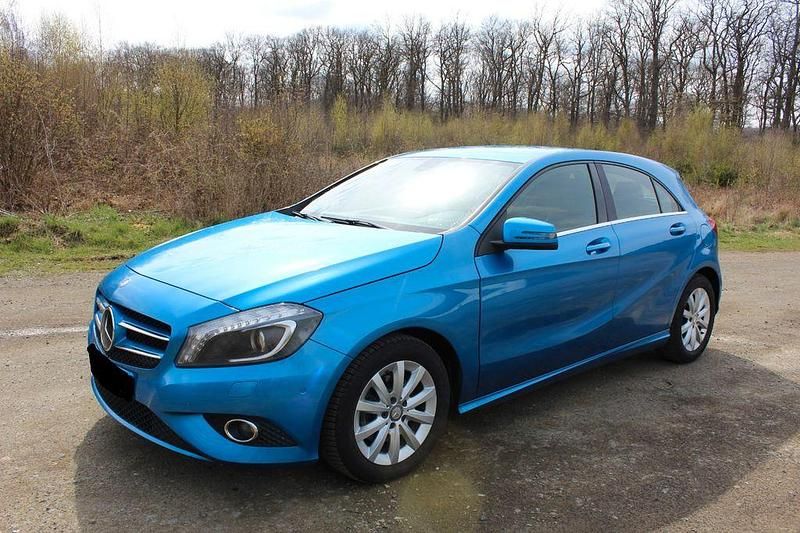 Gebraucht Mercedes A200 156 PS (114 kW) 2013 Blau Limousine