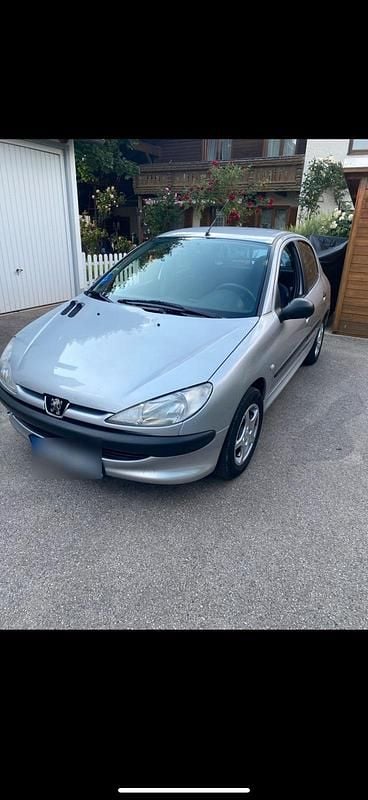Grau Gebraucht 1999 Peugeot 206 Kleinwagen | 1.650 € (Fairer Preis) - Bild 1/4