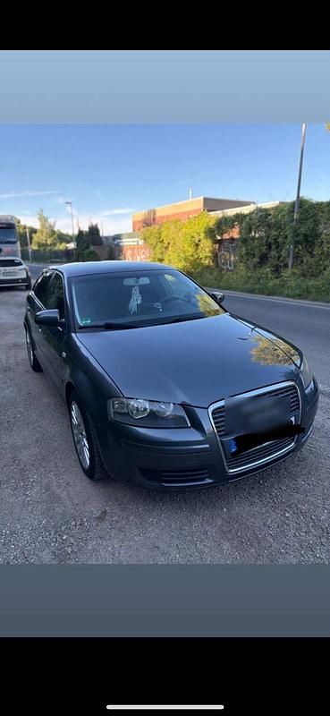 Grau Gebraucht 2005 Audi A3 Sportback Kleinwagen | 3.000 € (Fairer Preis) - Bild 1/4