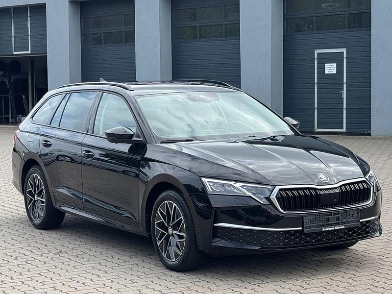 Schwarz Gebraucht 2024 Skoda Octavia Limousine | 30.890 € (Fairer Preis) - Bild 1/4