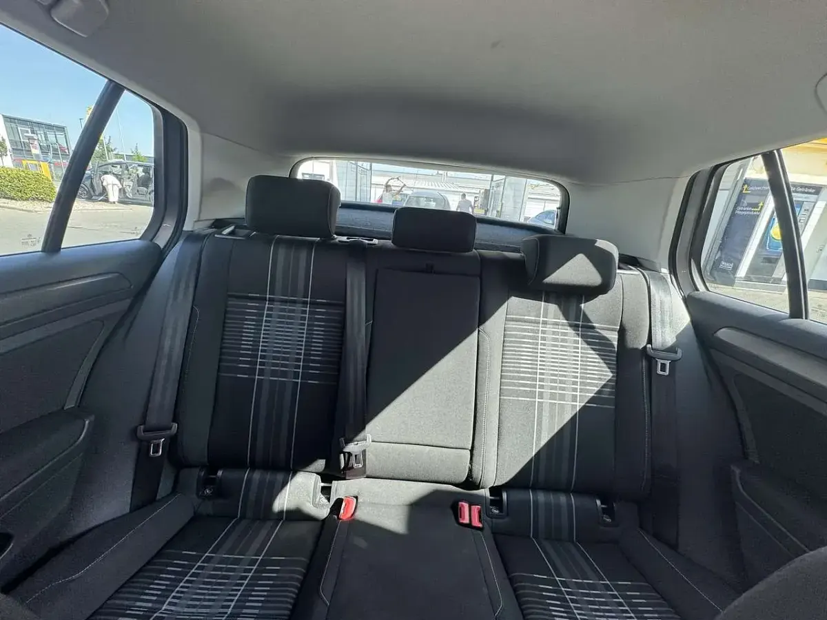 Gebraucht VW Golf VII LOUNGE 110 PS (80 kW) 2015 Grau Limousine