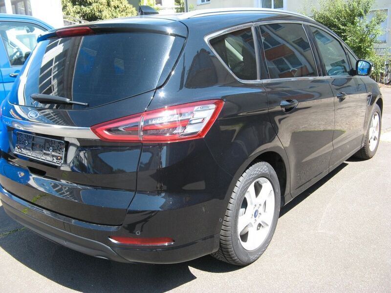 Gebraucht Ford S-MAX Titanium 150 PS (110 kW) 2020 Schwarz Van / Kleinbus