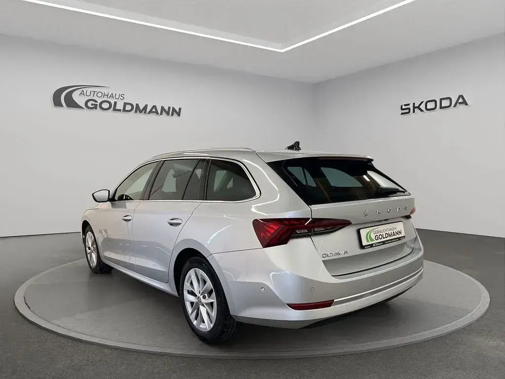 Gebraucht Skoda Octavia Style 150 PS (110 kW) 2023 Brilliantsilber metallic Kombi