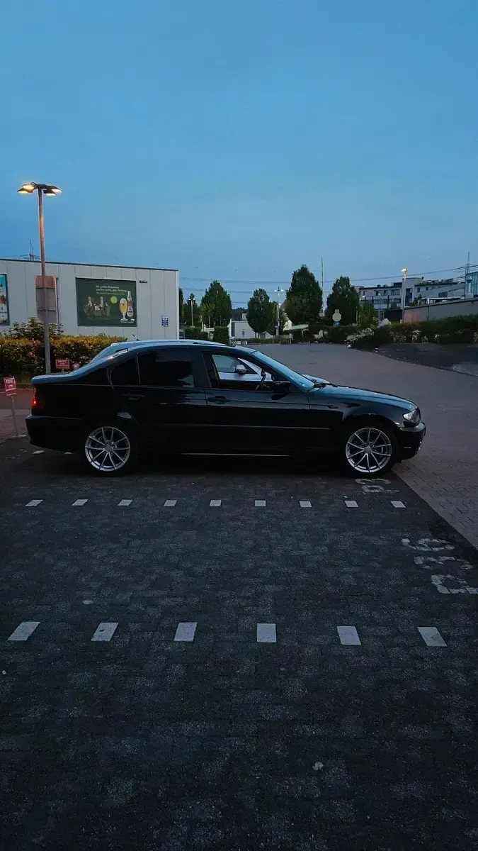 Gebraucht BMW 318 143 PS (105 kW) 2004 Schwarz Limousine