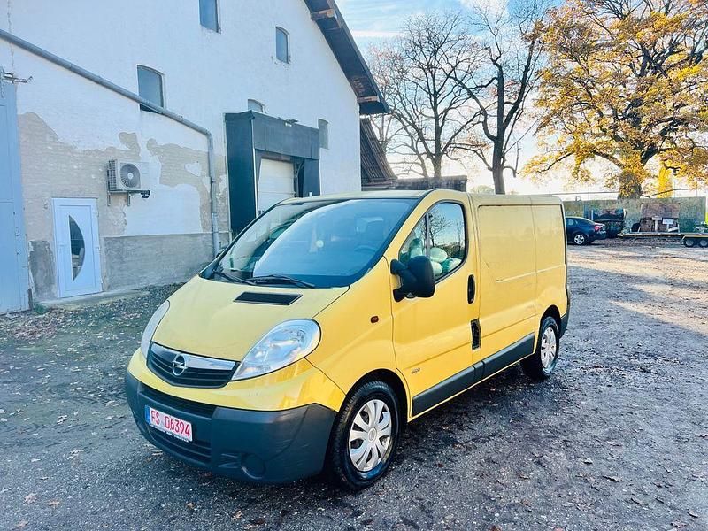 Gelb Gebraucht 2007 Opel Vivaro Van | 2.150 € (Superpreis) - Bild 1/4