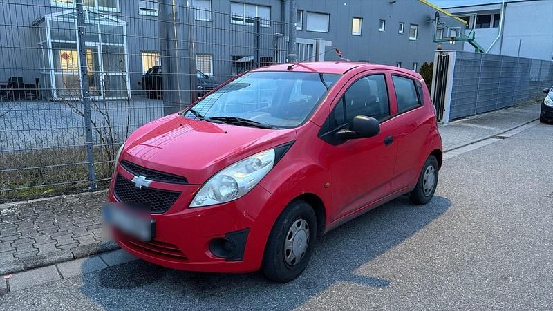 Rot Gebraucht 2011 Chevrolet Spark Kleinwagen | 800 € (Superpreis) - Bild 1/4