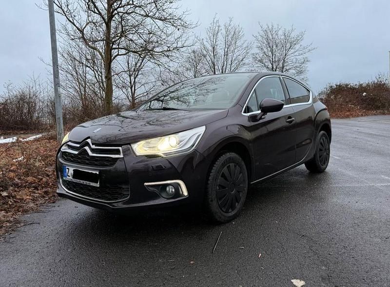 Gebraucht Citroën DS4 So Chic 114 PS (83 kW) 2014 Violet Kleinwagen
