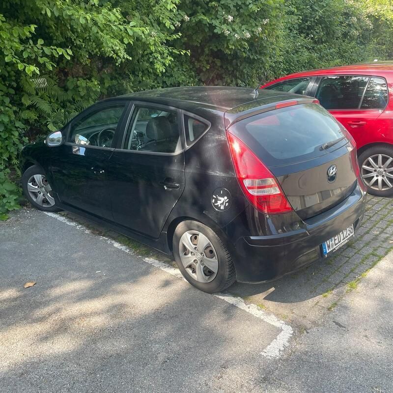 Schwarz Gebraucht 2010 Hyundai i30 Kleinwagen | 3.150 € (Guter Preis) - Bild 1/4