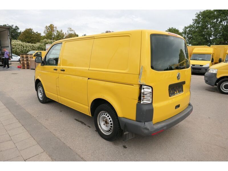 Gebraucht VW T5 84 PS (61 kW) 2012 Ginstergelb r1032 Van