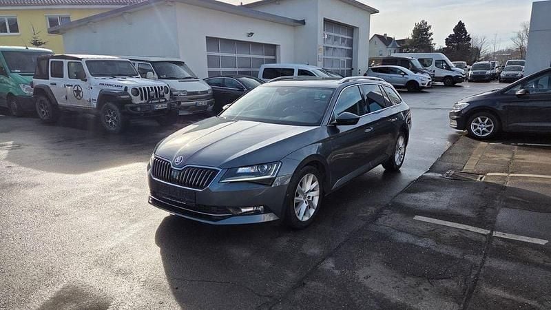 Grau Gebraucht 2016 Skoda Superb Style Limousine | 10.990 € (Fairer Preis) - Bild 1/4