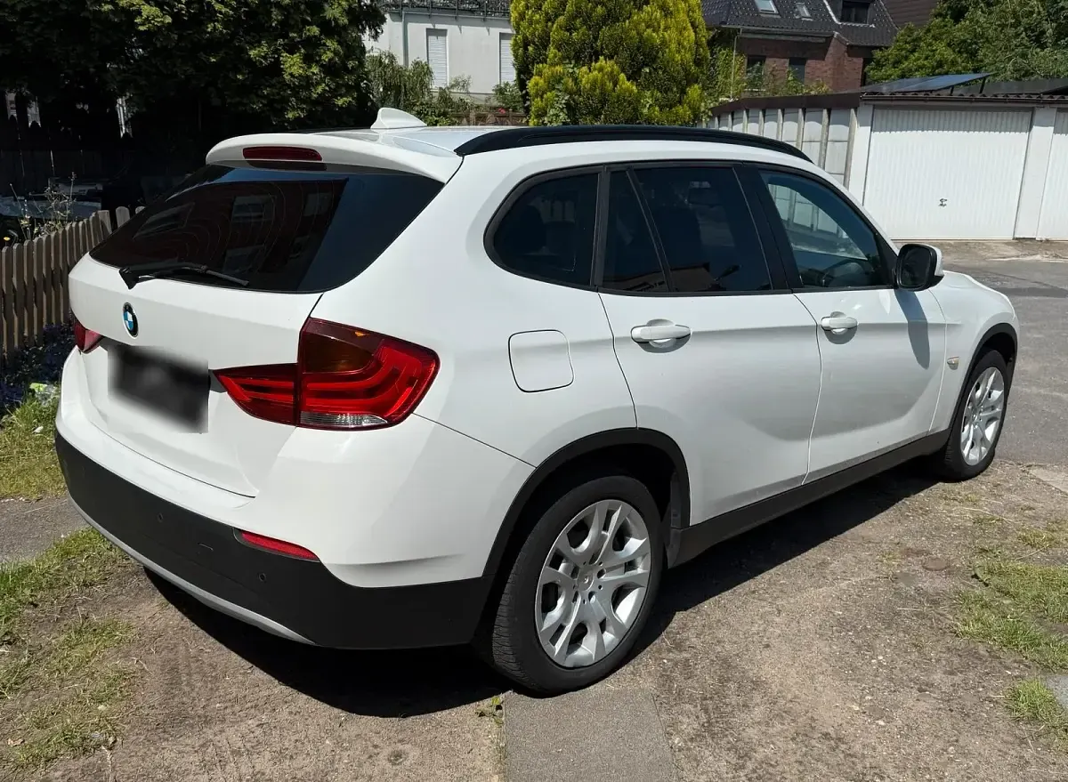 Gebraucht BMW X1 143 PS (105 kW) 2011 Weiß SUV