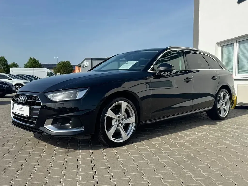Gebraucht Audi A4 Advanced 204 PS (150 kW) 2022 Schwarz Kombi