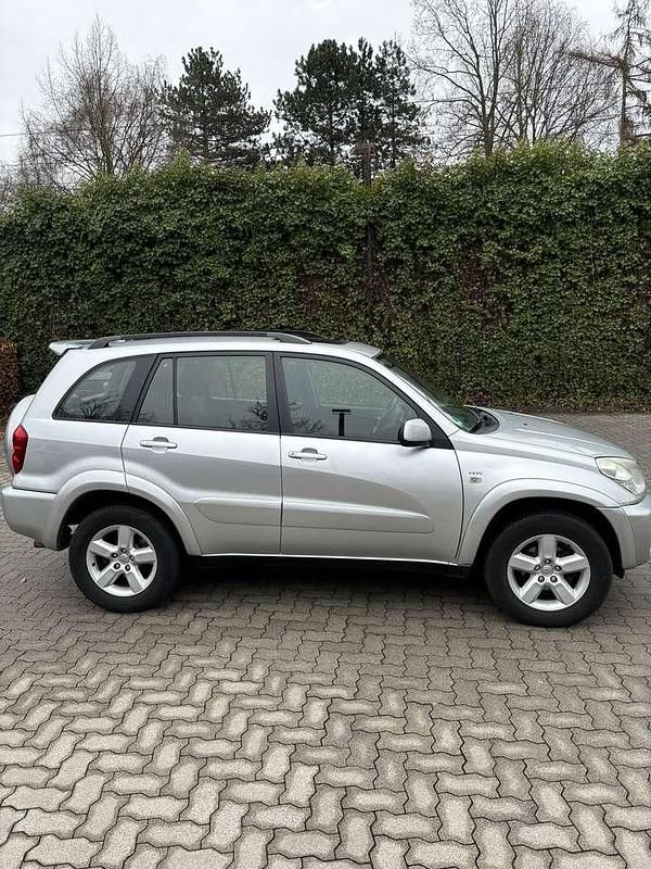 Gebraucht Toyota RAV4 Executive 154 PS (113 kW) 2004 Silber SUV
