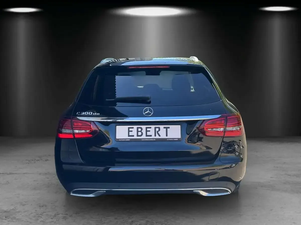 Gebraucht Mercedes C300 Business 194 PS (142 kW) 2021 Schwarz Kombi