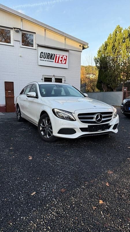 Weiß Gebraucht 2015 Mercedes C220 Avantgarde Kombi | 15.300 € (Fairer Preis) - Bild 1/4