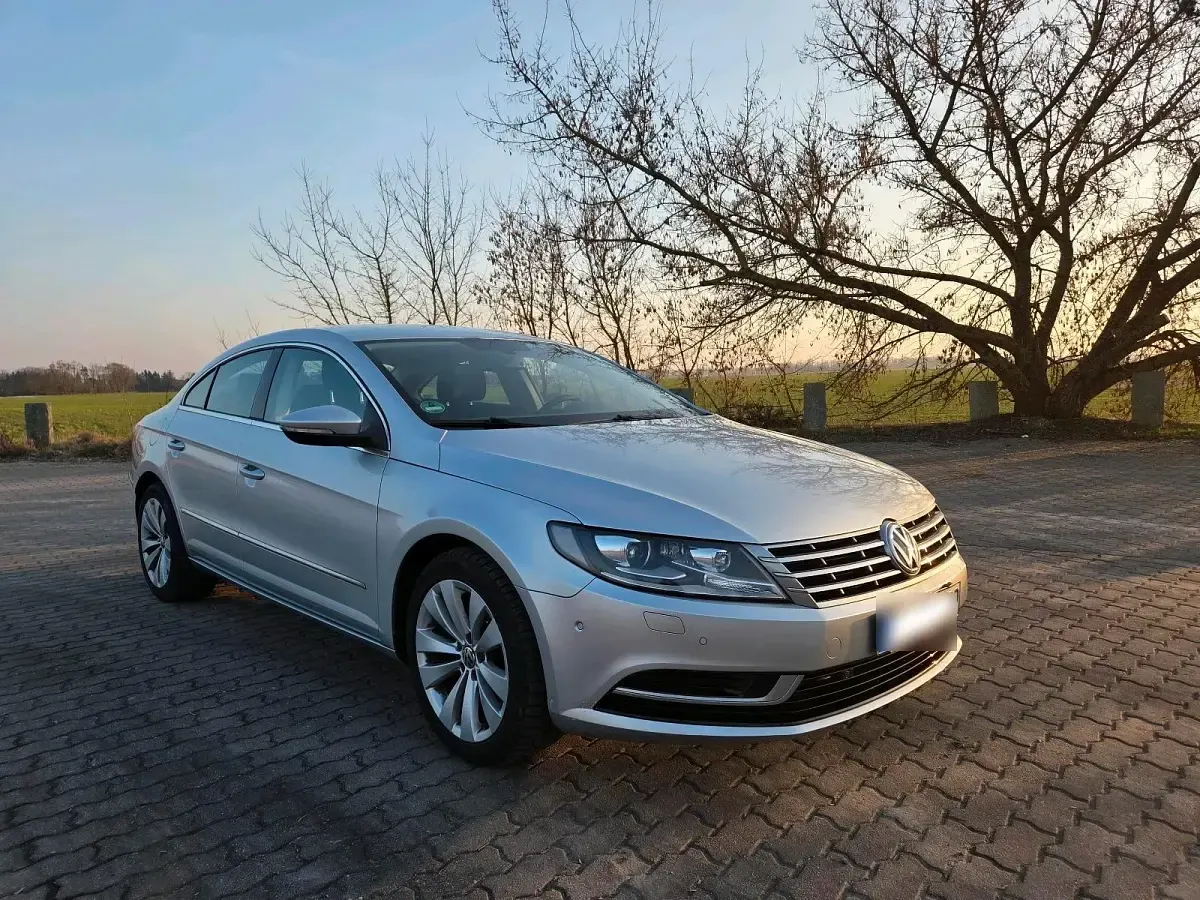Gebraucht VW Passat 140 PS (102 kW) 2013 Silber Coupé
