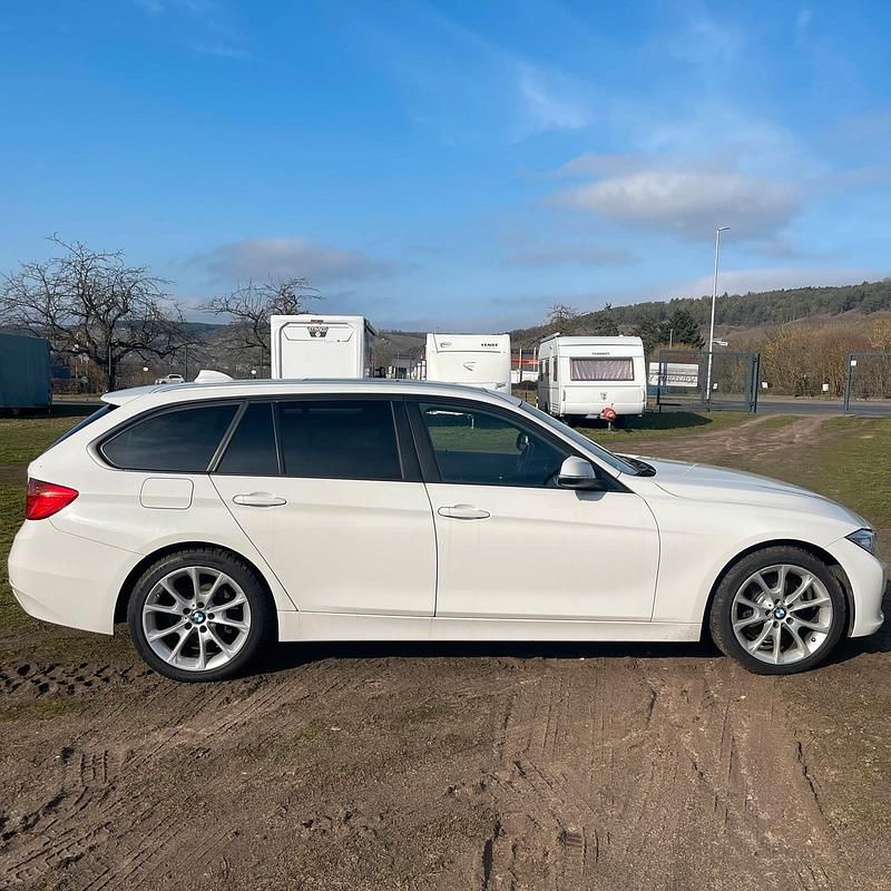Gebraucht BMW 325 218 PS (160 kW) 2014 Weiß Kombi