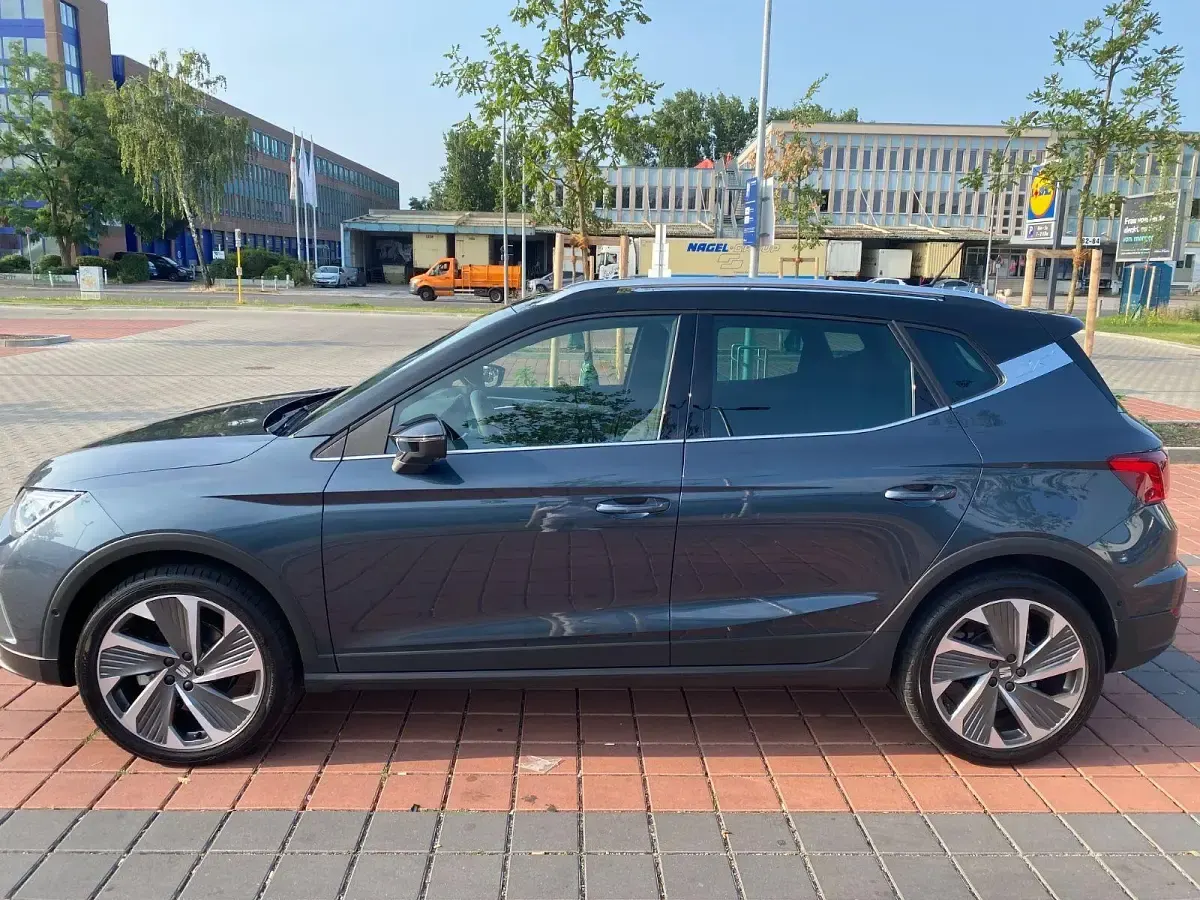 Gebraucht Seat Arona FR 110 PS (80 kW) 2023 Grau SUV