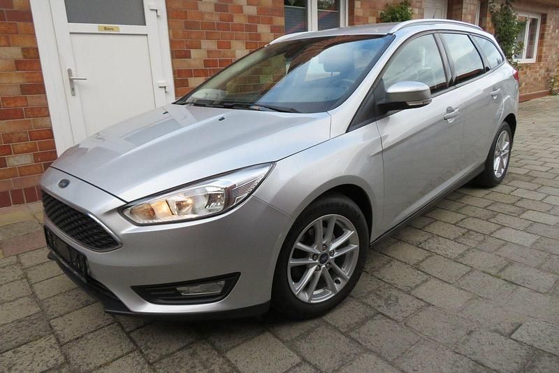 Gebraucht Ford Focus Business Edition 125 PS (91 kW) 2017 Silber Kombi