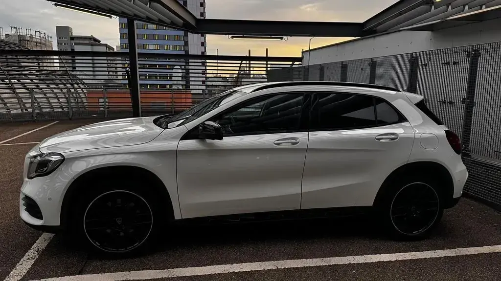 Gebraucht Mercedes GLA250 AMG line 211 PS (155 kW) 2018 Weiß SUV