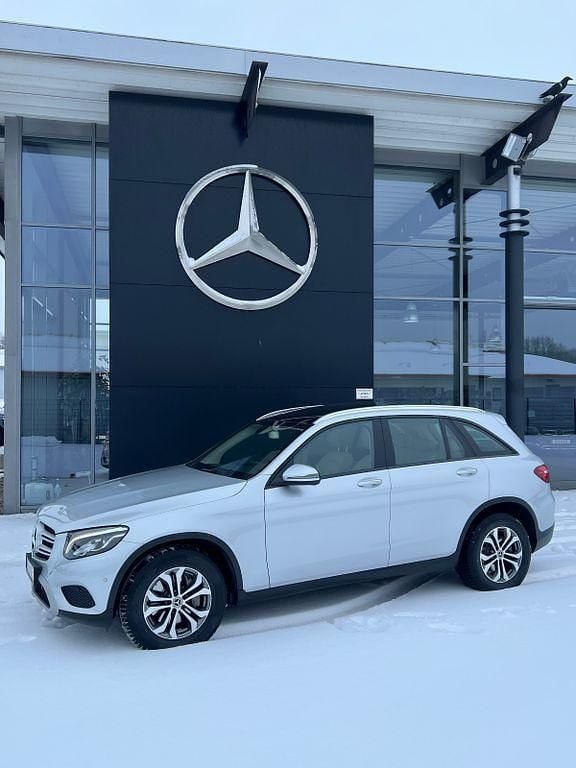 Silber Gebraucht 2017 Mercedes GLC250 SUV | 26.850 € (Guter Preis) - Bild 1/4
