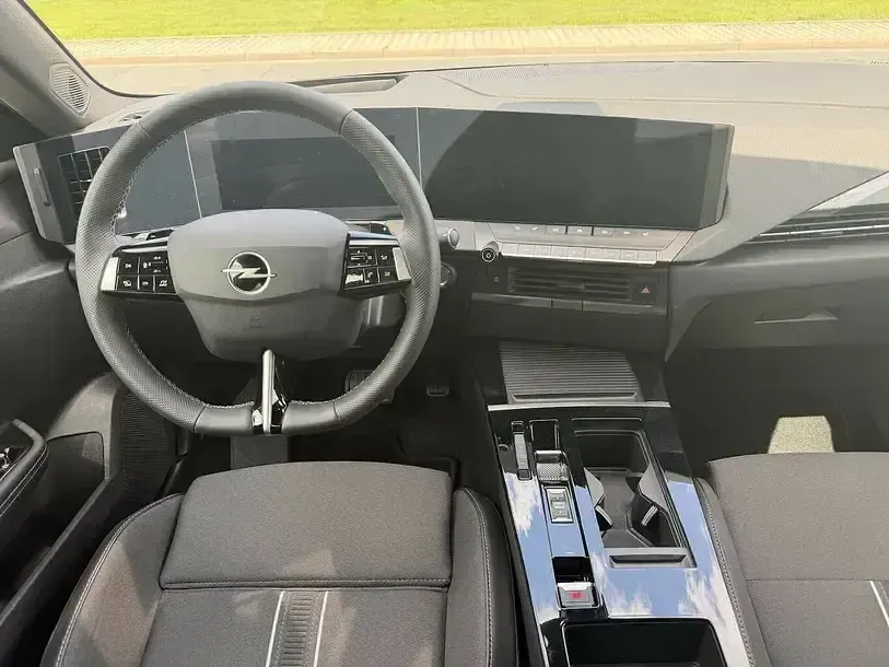 Gebraucht Opel Astra 131 PS (96 kW) 2025 Grau Kleinwagen