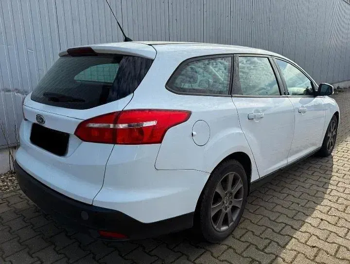 Usata Ford Focus 120 CV (88 kW) 2015 Bianco Station wagon
