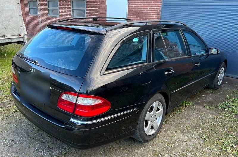 Gebraucht Mercedes E320 Avantgarde 204 PS (150 kW) 2003 Schwarz Kombi