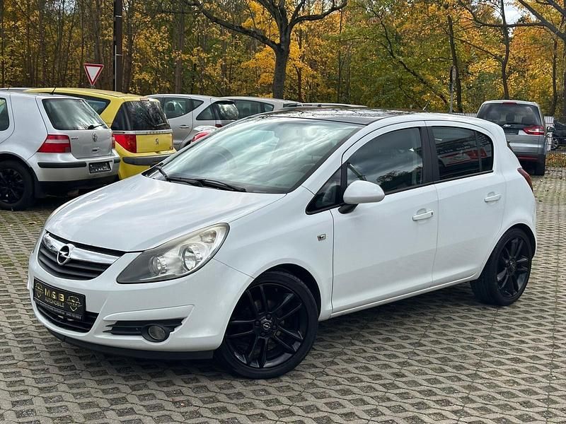 Gebraucht Opel Corsa Edition 87 PS (63 kW) 2010 Weiß Kleinwagen