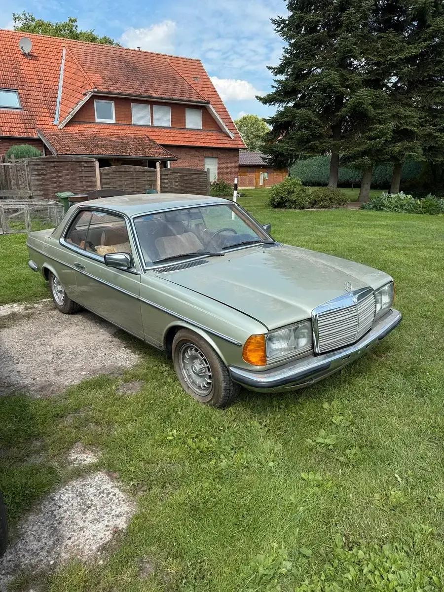 Gebraucht Mercedes 230 136 PS (100 kW) 1983 Coupé