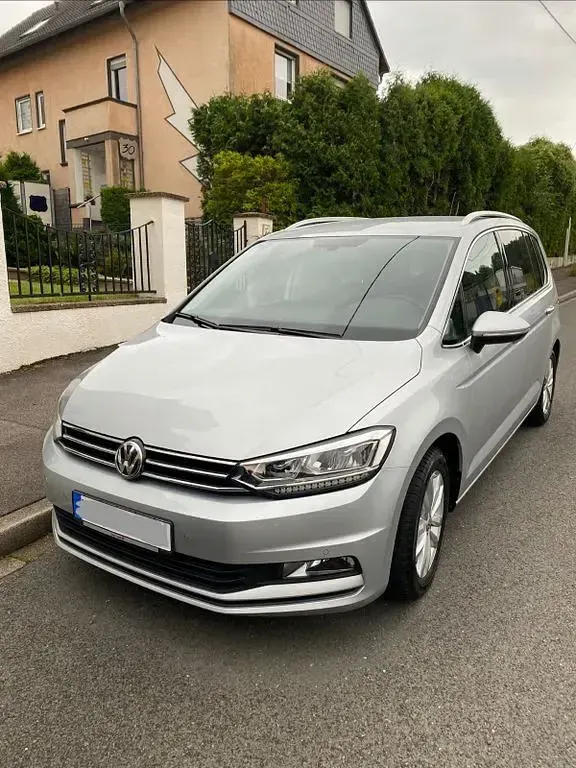 Gebraucht VW Touran Comfortline 150 PS (110 kW) 2017 Silber Van / Kleinbus