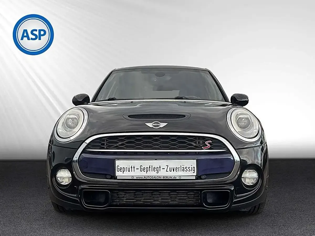 Gebraucht Mini Cooper SD Chili 170 PS (125 kW) 2017 Midnight black metallic Kleinwagen