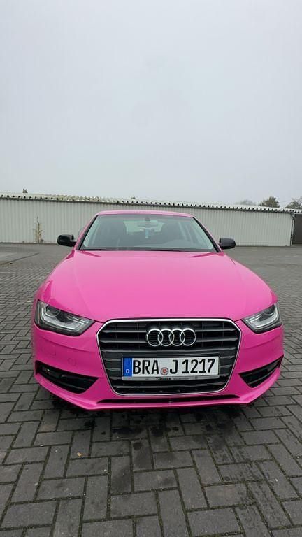 Grau Gebraucht 2012 Audi A4 Attraction Limousine | 8.000 € (Etwas zu teuer) - Bild 1/4