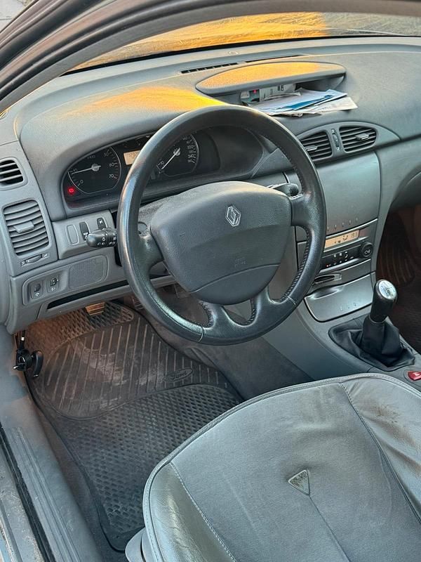 Gebraucht Renault Laguna II 118 PS (86 kW) 2001 Silber Limousine