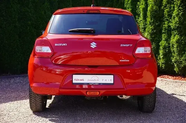 Gebraucht Suzuki Swift Comfort 90 PS (66 kW) 2019 Rot Kleinwagen