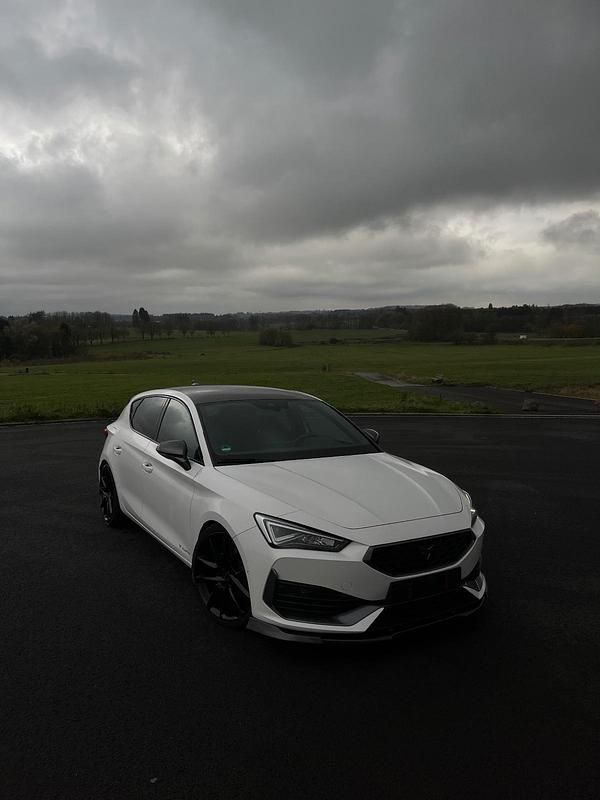 Gebraucht Cupra Leon 204 PS (150 kW) 2022 Weiß Limousine