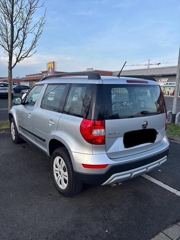 Gebraucht Skoda Yeti 110 PS (80 kW) 2017 Silber SUV