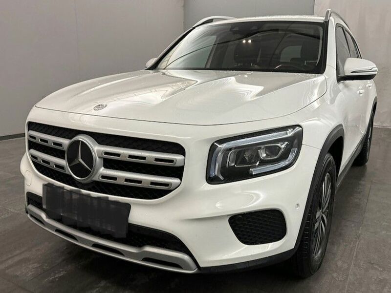 Weiß Gebraucht 2021 Mercedes GLB200 Style SUV | 26.900 € (Etwas zu teuer) - Bild 1/4