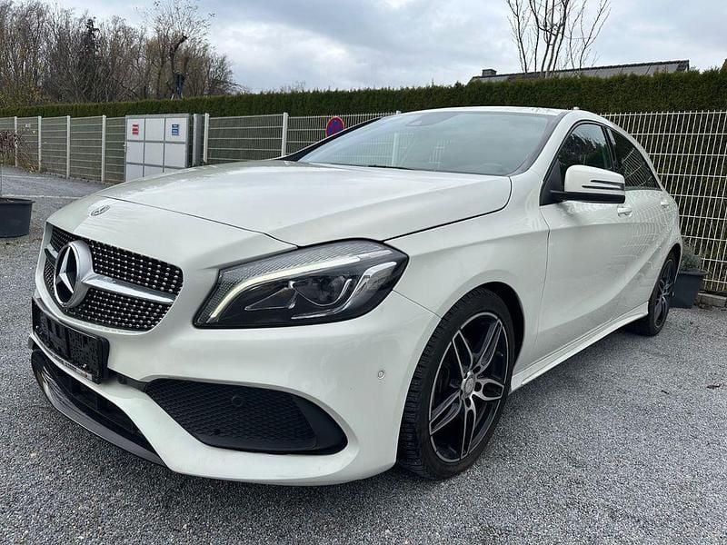 Weiß Gebraucht 2016 Mercedes A180 AMG Limousine | 21.000 € (Teuer) - Bild 1/4